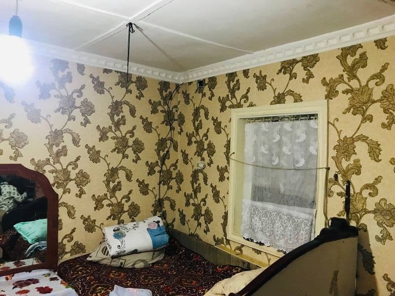 Student qizlar ili ishlaydigan ayollar qoyaman bir hona beri