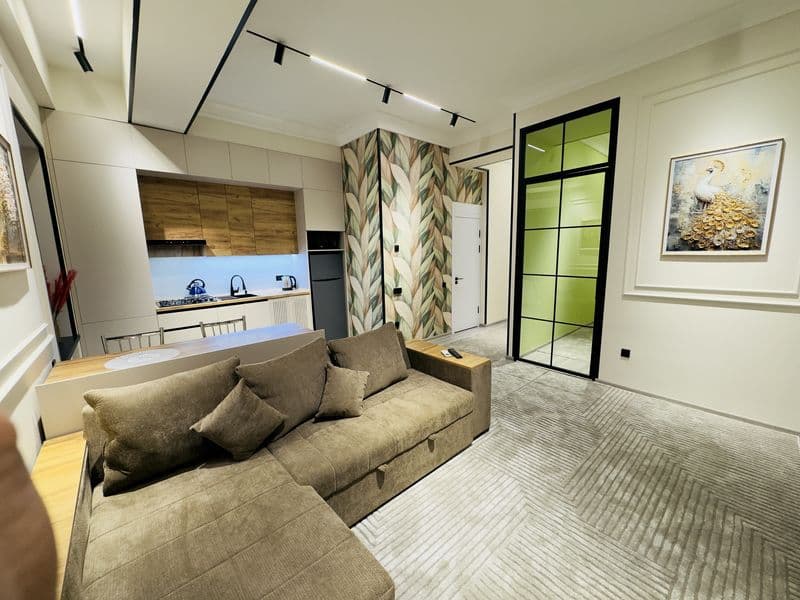 Уютная 40 кВ  1-комнатная квартира в центре города.<br />
Св