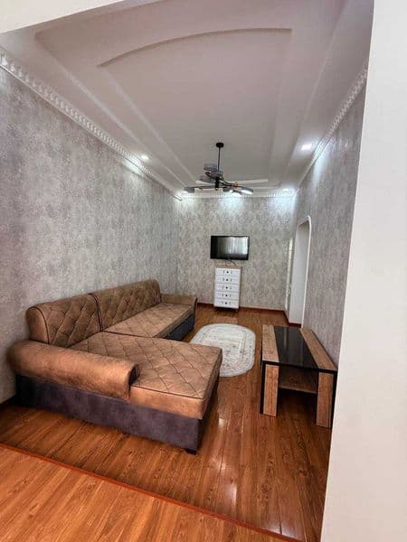 Сдаётся 2-комнатная квартира на 1-м этаже в центре города, р — фото 2