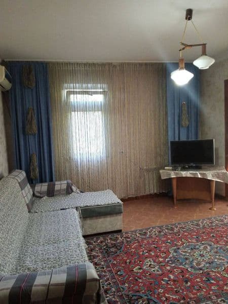 Аренда 1 комнатная<br />
Этаж -3<br />
1/3/4<br />
Общая пло