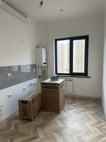 Сдается в аренду просторная 3-комнатная квартира в новострой