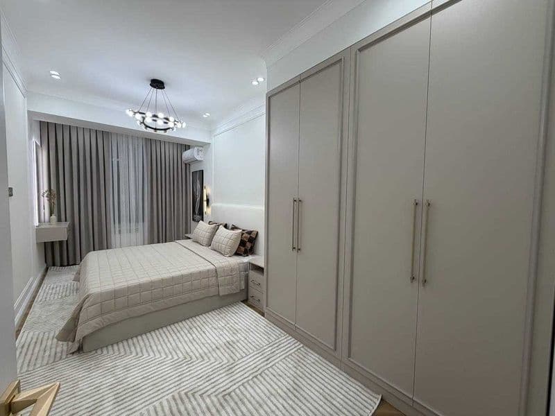 • Район: Шайхантахур<br />
• Адрес: метро Дружба Народов <br