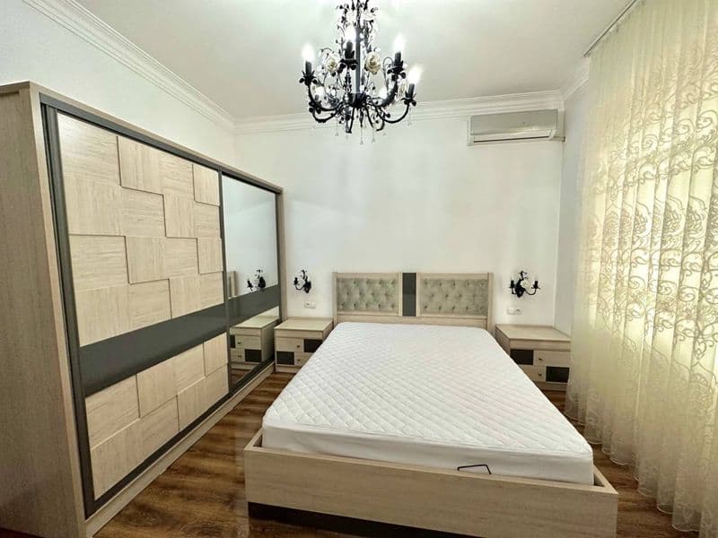 Квартира находится в Центре города по улице С. Азимова рядом — фото 4