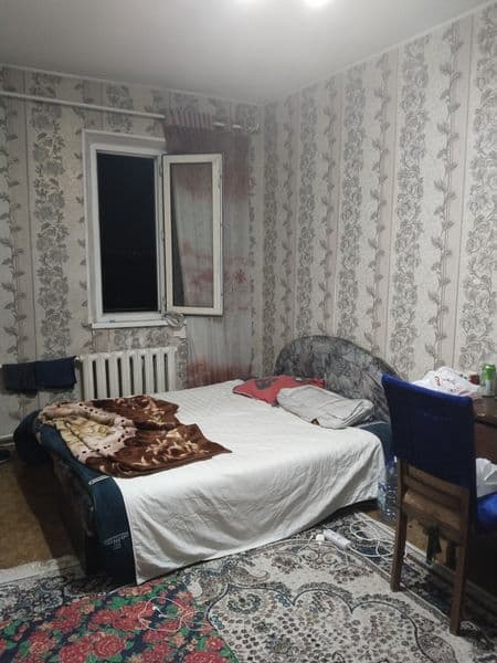 Ugil bollarga kvartira bor . 2 kishi olamiz 1 ta xona polne 