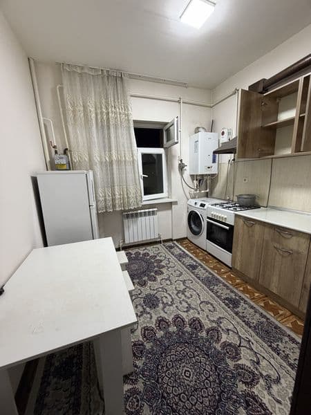 Срочно сдам квартиру <br />
спутник 16а <br />
2/4/7  400& в