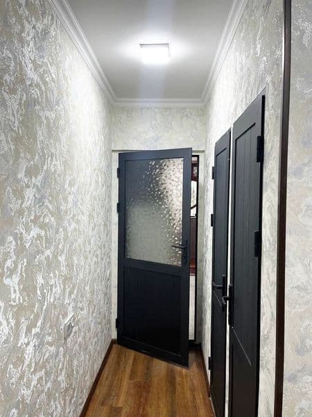 Sergili metro ni oldida bollaga kvartira bor <br />
Faqat bo