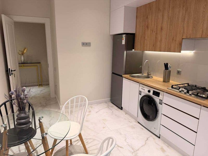 1-комнатная квартира с современным ремонтом<br />
<br />
Сда — фото 5