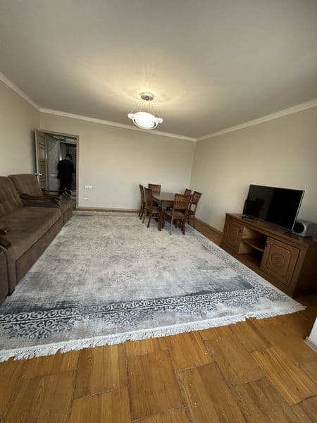 Arenda BODOMZOR<br />
Metro <br />
4xona<br />
1-etaj<br />
