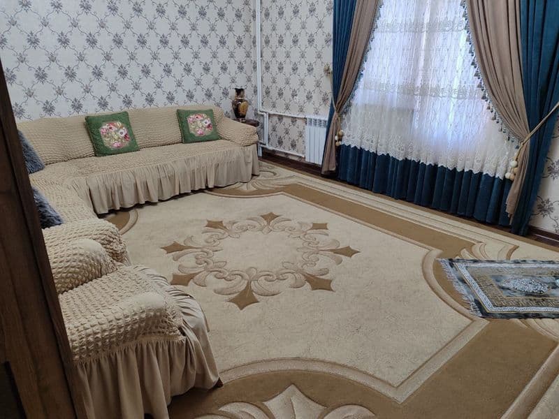 Район - Алмазарский<br />
Ориентир - Коракамиш<br />
Комнат 