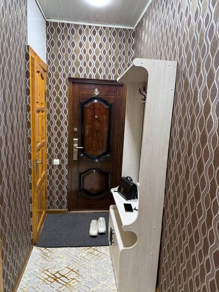 Сдается своя 2 комнатная переделенно 3 комнат. Юнус абаде. М