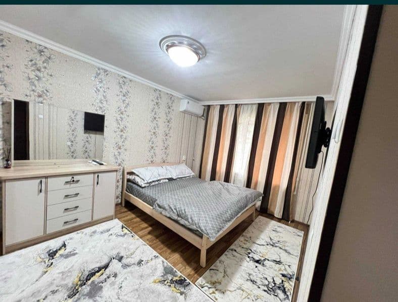 Shayxontohur tumani tinchlik metro yaqinida 2 xonali uy stud