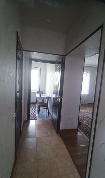 Ganga yulli yuziga yaqin taraf xamza teatrini orqasida 1 xon