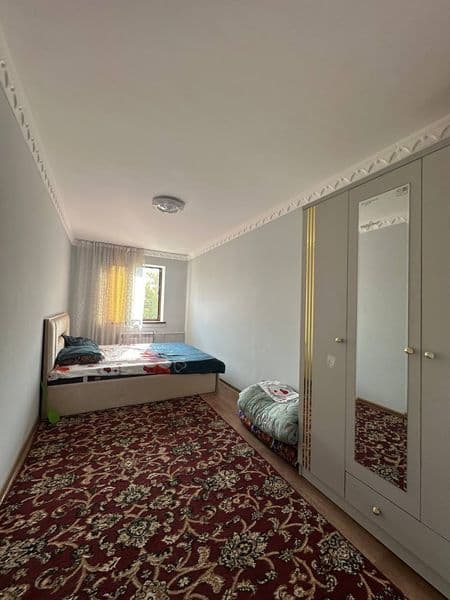 Чилонзор тумани<br />
Этаж: 3/4<br />
Уй тоза, яшашга тайёр.