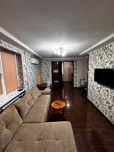 Срочно сдаётся в аренду 1 комнатная квартира  переделана в  