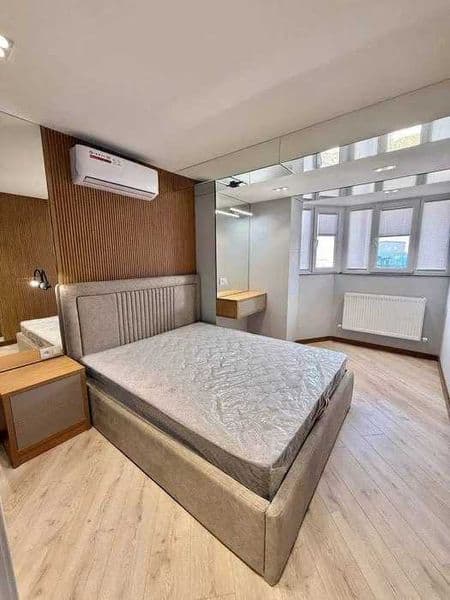 Район: Яккасарайский<br />
Адрес: Бабур<br />
<br />
• Комна — фото 2