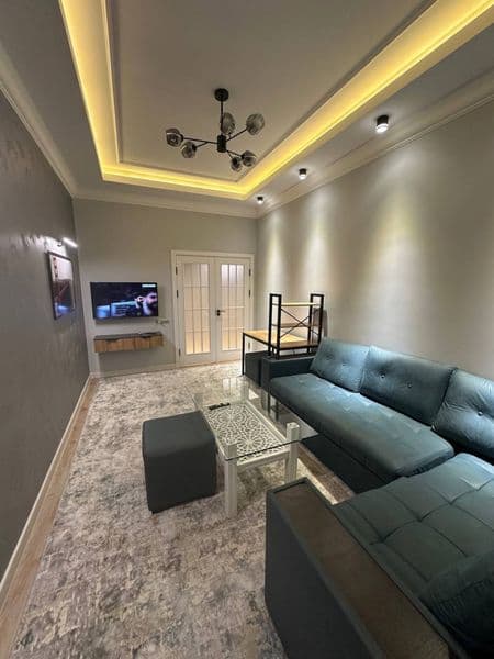 Отличное расположение дома - всё рядом - много магазинов, Це — фото 2