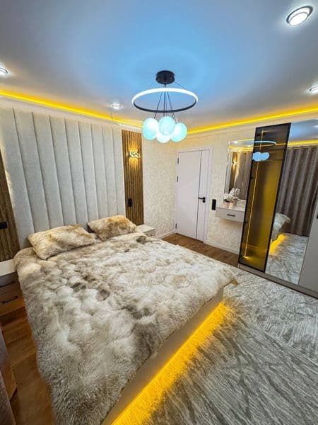 Chilonzor 5 kvartal <br />
Novza metro <br />
2*3 xona <br /