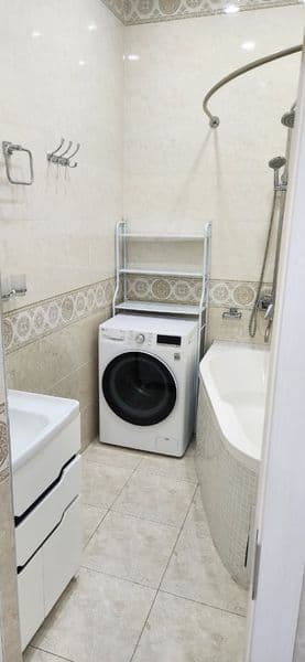 Сдаётся трёхкомнатная квартира. втором этаже — фото 4