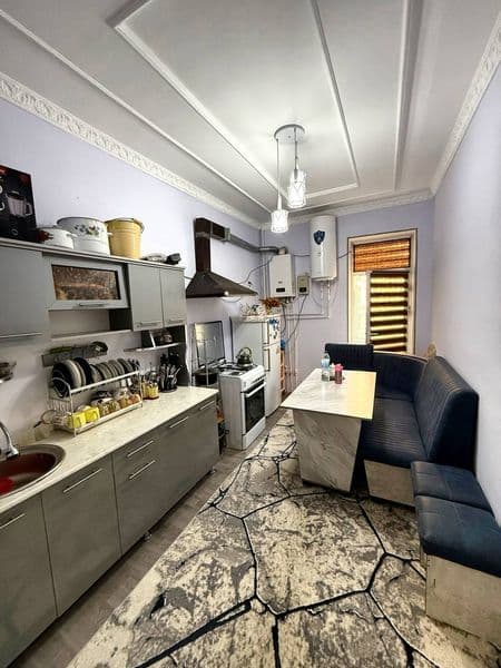 Чиланзарский район, рядом со станцией метро «Чиланзар». 2-ко — фото 2