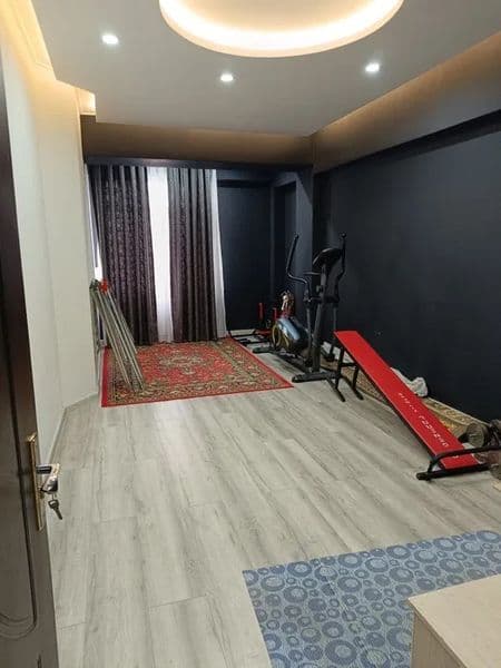 Сдается большая 4-комнатная квартира на Юнусабад-13.<br />
< — фото 3