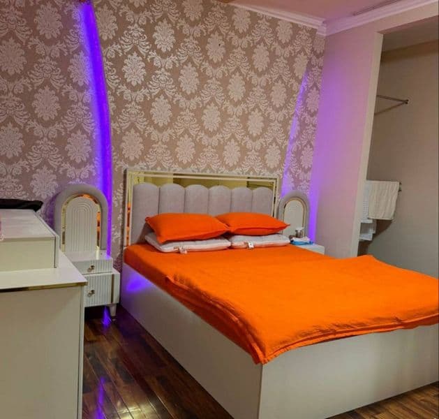 Чиланзарский район, рядом с метро Чилонзор.<br />
<br />
Эта