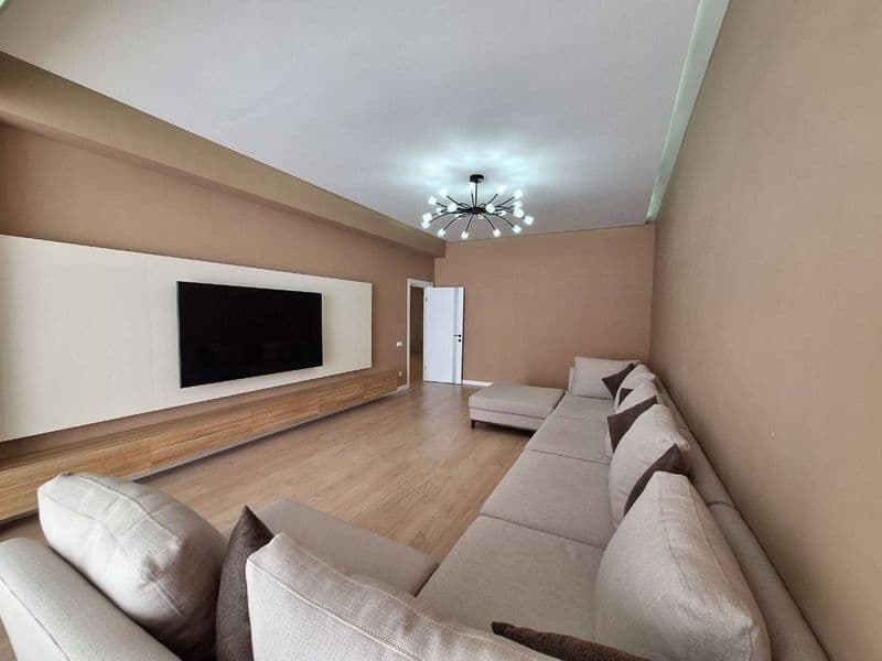 Элитный апартамент<br />
Район: Яккасарай <br />
4/4/9<br />