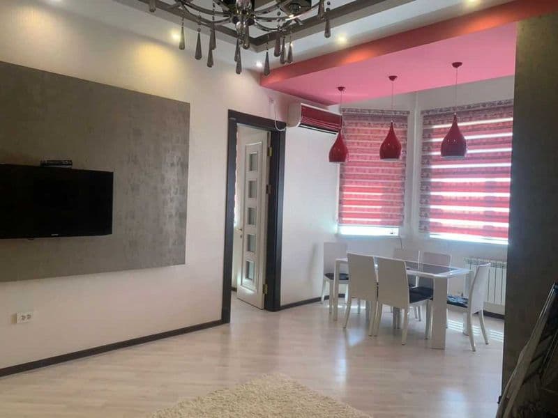 Сдаётся 2/4/8, улица Чехова, ориентир кафе Бон. Укомплектова