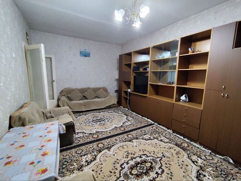 Сдаётся 2/ 4 /4, средний ремонт, условия все есть, 2 кондици
