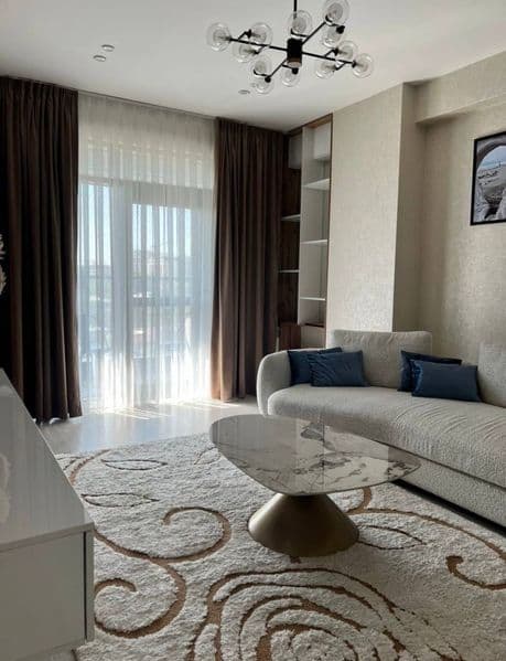 Площадь — 75 м²<br />
6 этаж, балкон с видом на городскую ул — фото 2