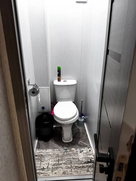 Shaharning eng tinch va nufuzli joyida. Metro chiqishida. 2  — фото 4