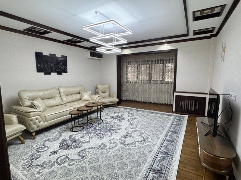 Район: Мирабадский<br />
Адрес: Ц1, улица Садыка Азимова<br 