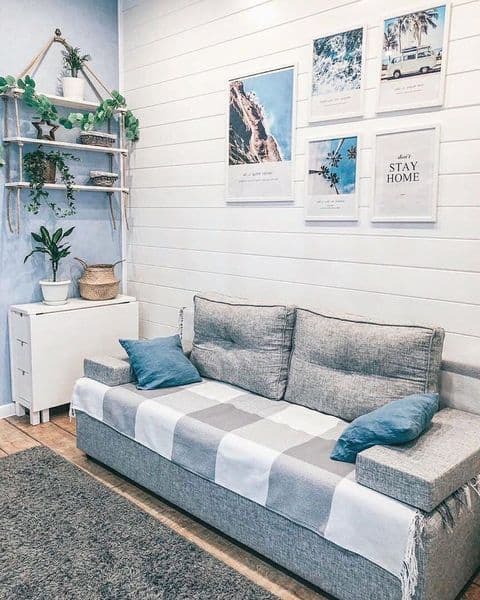 Метро Космонавты <br />
<br />
2/2/4 <br />
<br />
Квартира 