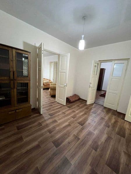 Ориентир: алайский базар<br />
4 комнатная квартира <br />
2 — фото 4