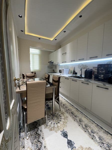 Сдается новая 3 комнатная квартира <br />
85 кв м <br />
<br