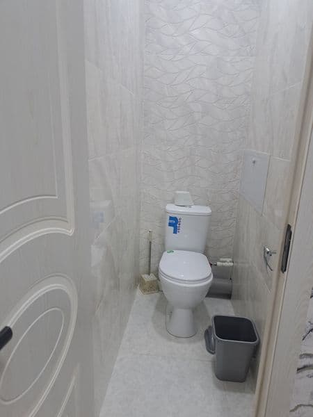 Рядом есть.<br />
Метро, дет сад, ТЦ Компас, вещ.базар, стр, — фото 2