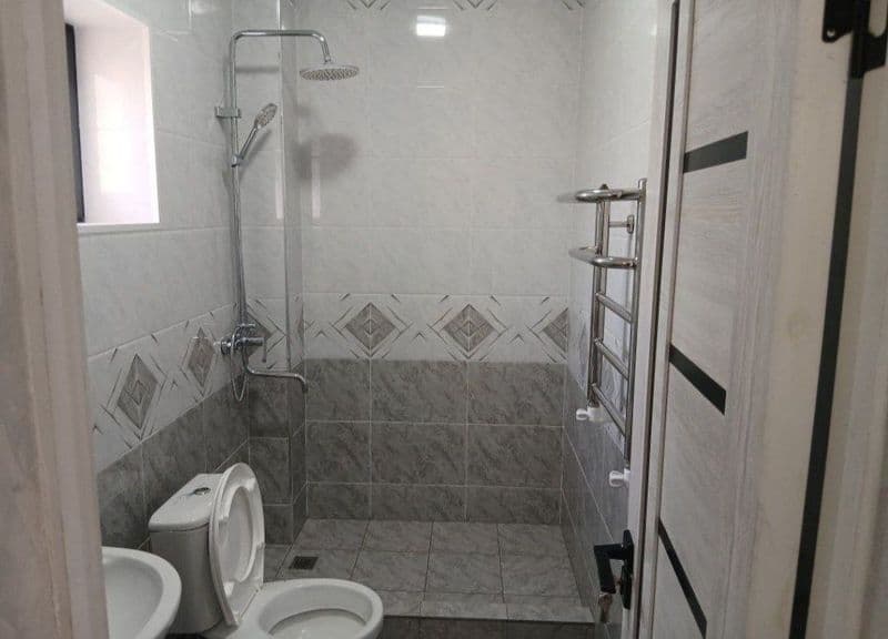 Mebel bilan jihozlangan<br />
Maishiy texnikalar bor<br />
I — фото 2