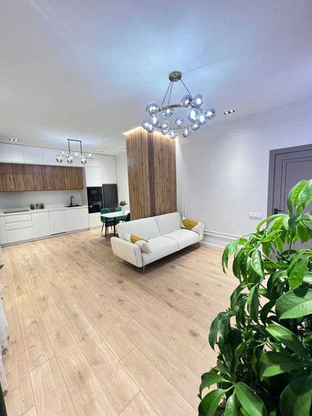 Район: Мирабадский<br />
Адрес: Узбум<br />
<br />
• Комнат: — фото 4