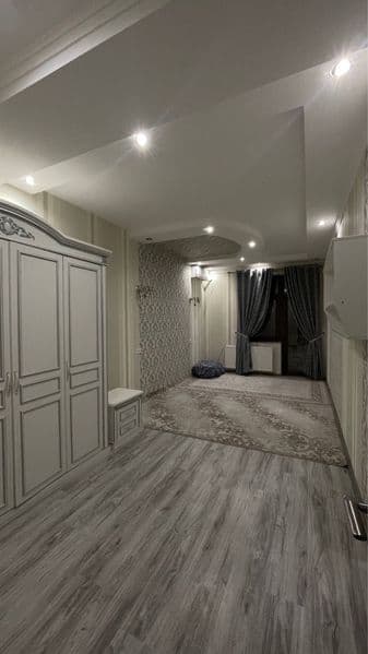 Я не маклер я сам здесь живу <br />
 Маклер эмасман озим Шот — фото 5