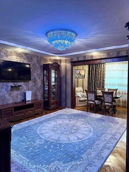 Описание<br />
Сдаётся шикарная 4-комнатная квартира<br />
< — фото 4