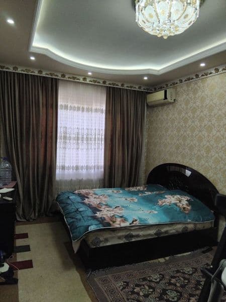 Район - Алмазарский<br />
Ориентир - Парк победа<br />
Комна