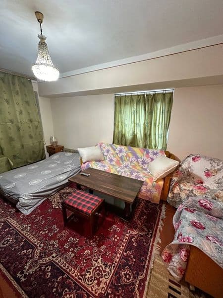 Однокомнатная квартира,на втором этаже ,ориентировочно монум