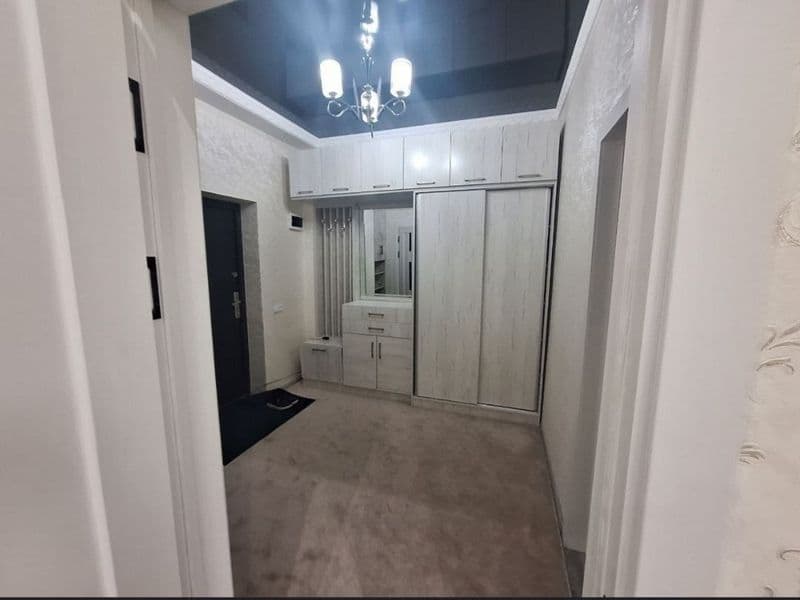 Чилонзор тумани 16 квартл<br />
Квартира 2 хонали  Маклер эм