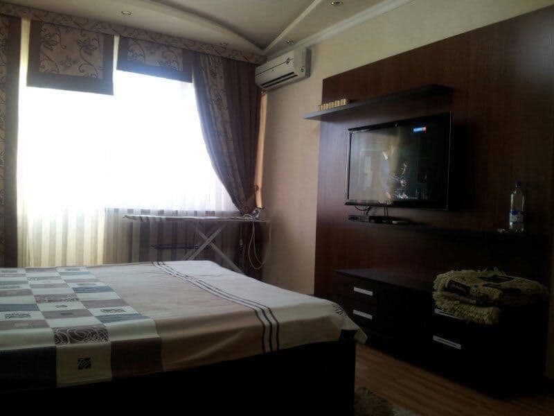 Сдам СВОЮ однокомнатную квартиру 1/5/5 на м. Госпитальном.  