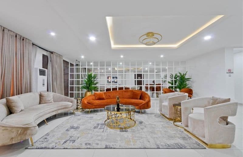 Аренда<br />
Мирабад Авеню <br />
<br />
Количество комнат:3