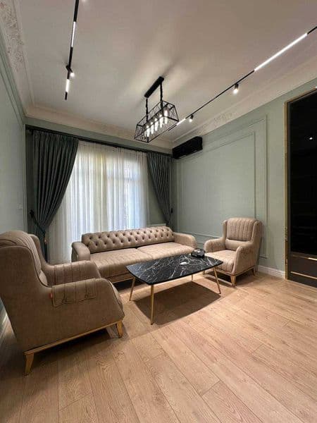 • Район: Мирзо - Улугбек<br />
• ЖК: Ц-1 Centrado<br />
• Ко