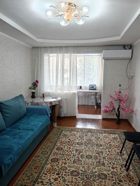 Сдаётся трёхкомнатная квартира метро, Шахристанская, санатор