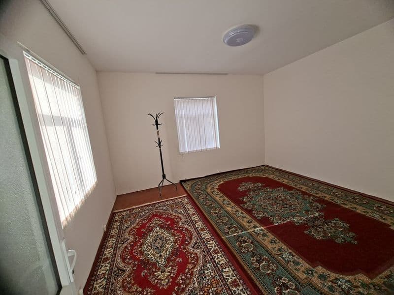 СамПИ ва Аграр институт яқинида 2 хонали тоза-манзарали-ҳовл