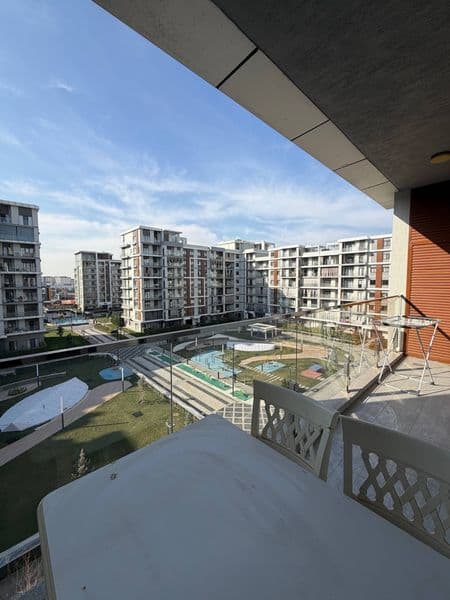 Аренда <br />
Garden’s residents <br />
<br />
Общая 100 м2<