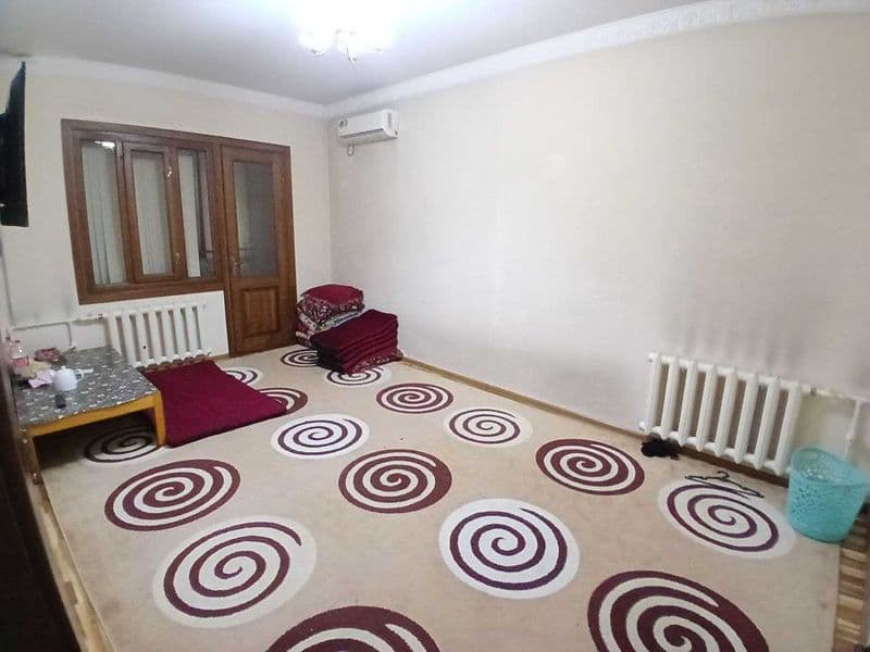 Сдается однокомнатная квартира плюс балкон<br />
На дружбе н