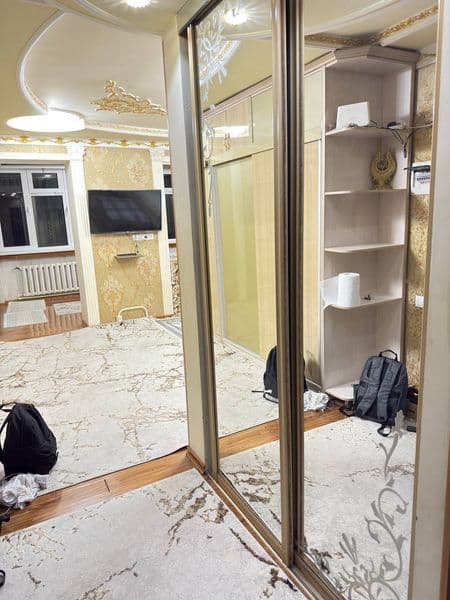 Naqqoshlik 3xona xonalari razdelni balkon  2/6 kirpichni oyl